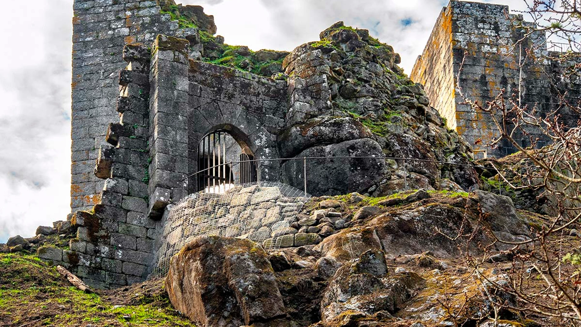 Esta es la fortaleza inexpugnable que desafió a la historia y cayó ante la ira del pueblo gallego