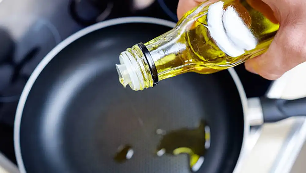 ¿Dónde almacenas el aceite de oliva? El lugar más común es uno de los peores lugares para guardarlo