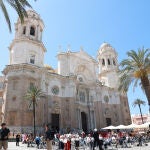 Vista de la plaza de la Catedral de Cádiz