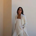 Rocío Osorno con look en blanco.