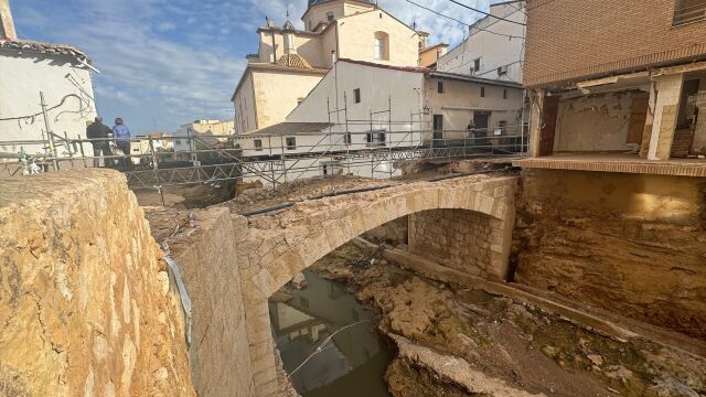  Puente en Chiva dañad por la DANA