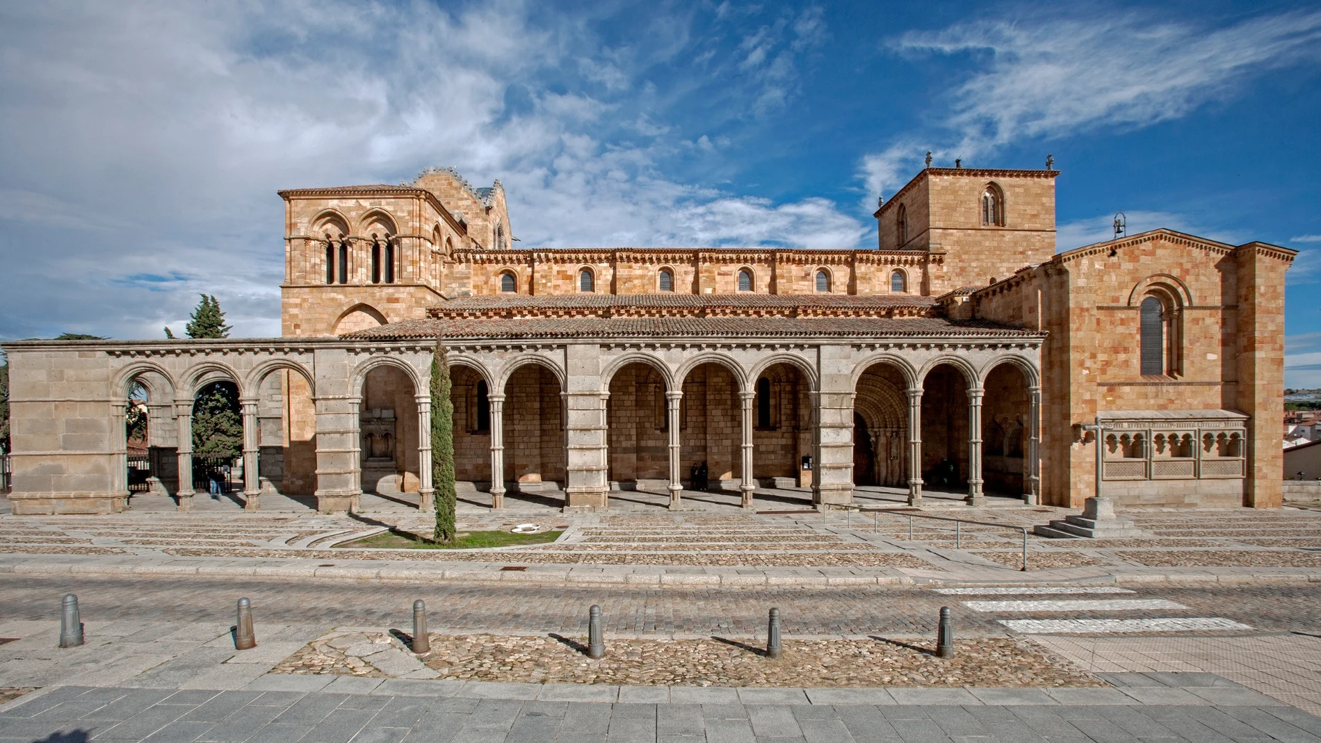Exterior de la Basílica de San Vicente (Ávila)