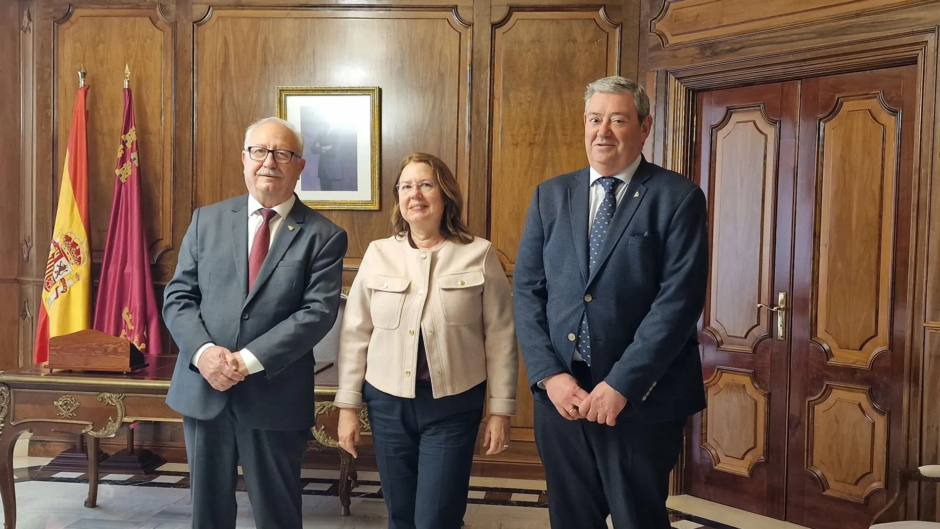 MURCIA.-La Cofradía California de Cartagena visita la Asamblea Regional