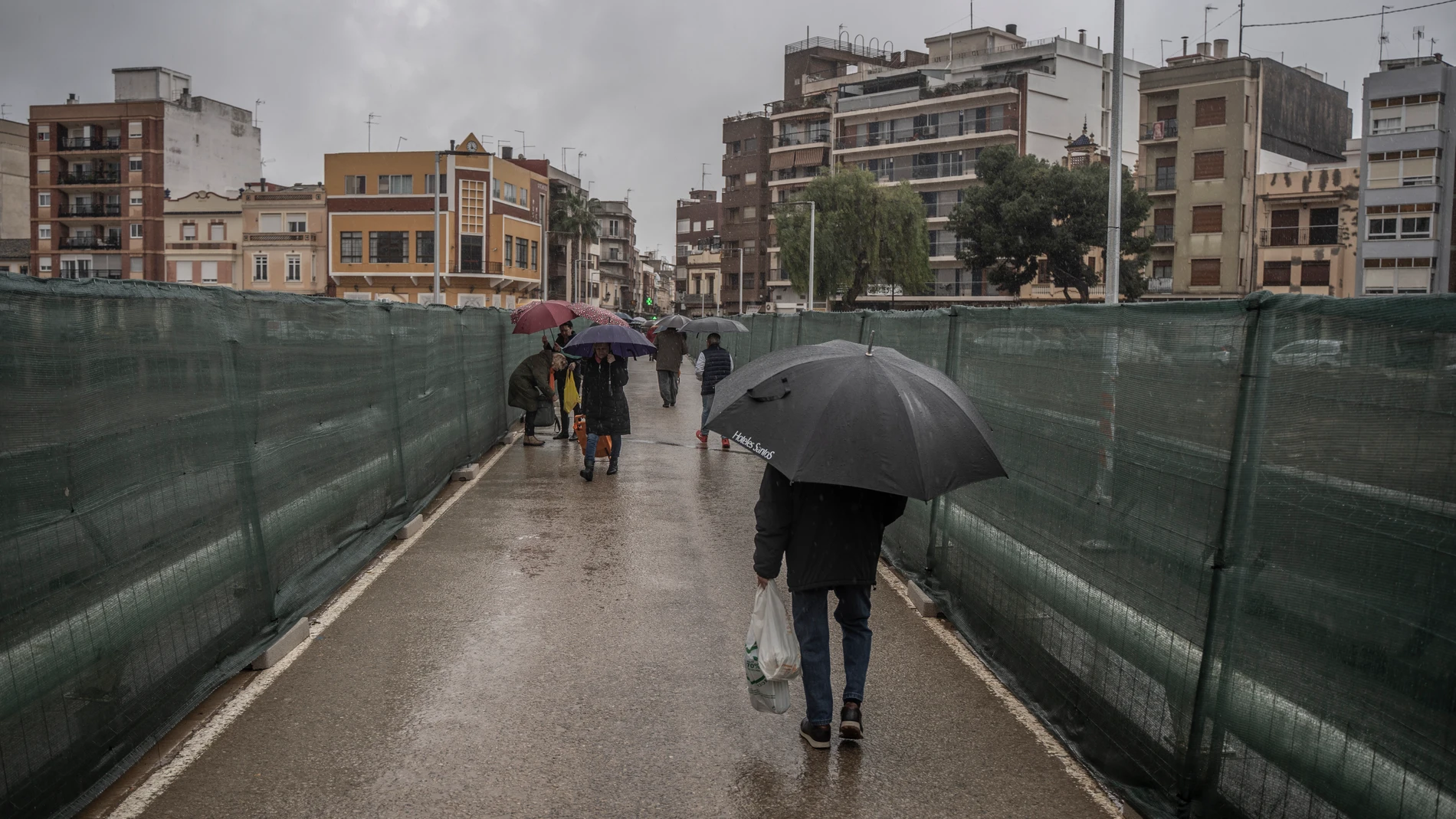 Lluvias en la Zona del barranco de Paiporta, a 3 de marzo de 2025, en Paiporta, Valencia, Comunidad Valenciana (España). Los municipios afectados por la DANA del pasado 29 de octubre han reforzado las medidas preventivas ante la alerta nivel amarillo por lluvias decretada por el Centro de Coordinación de Emergencias de la Generalitat por lluvias en esa zona de la provincia de Valencia. 03 MARZO 2025;LLUVIA;DANA;LOCALIDADES;AFECTADAS;PAIPORTA;CATARROJA;ALERTA AMARILLA Jorge Gil / Europa Pres...