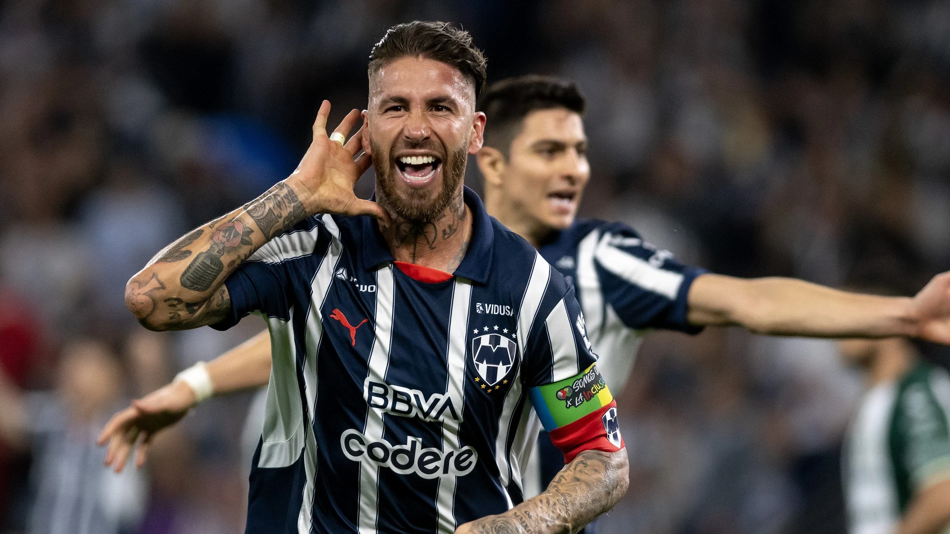 Sergio Ramos celebra su primer gol en México