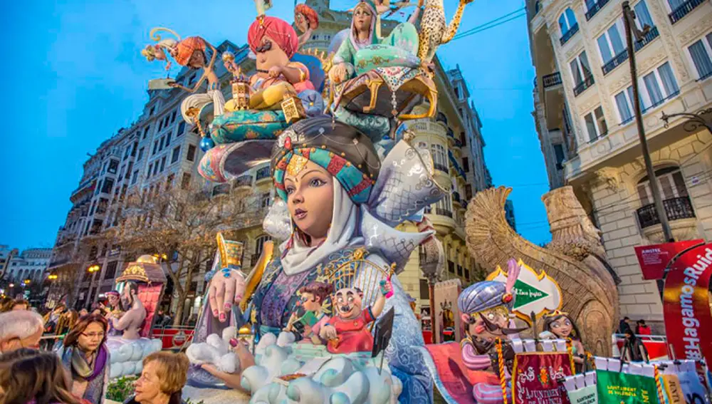 Ninots en las Fallas.