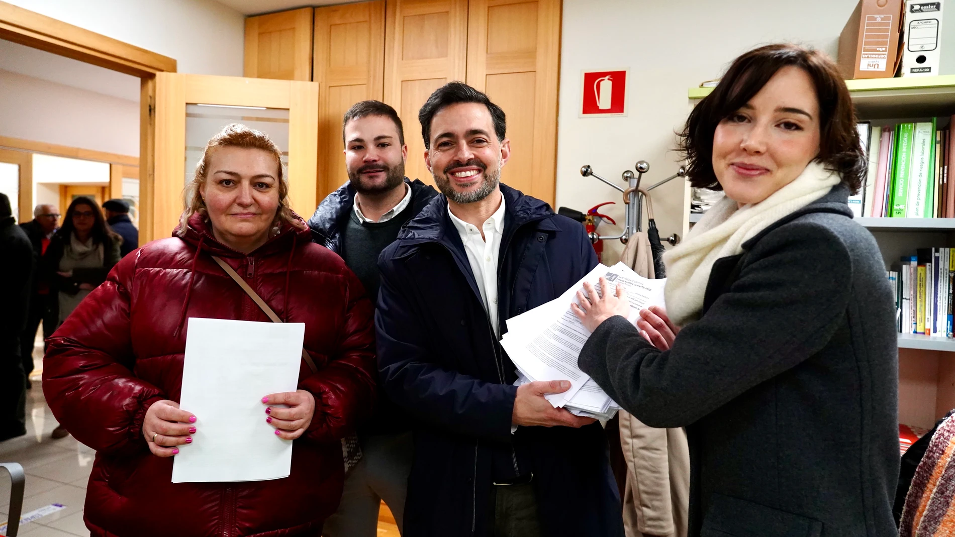 Diego Moreno presenta los avales de la precandidatura para encabezar el PSOE de León