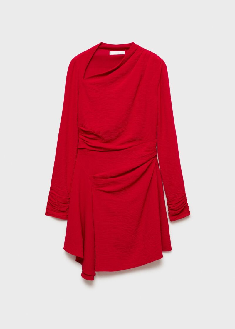 Vestido mini en rojo.