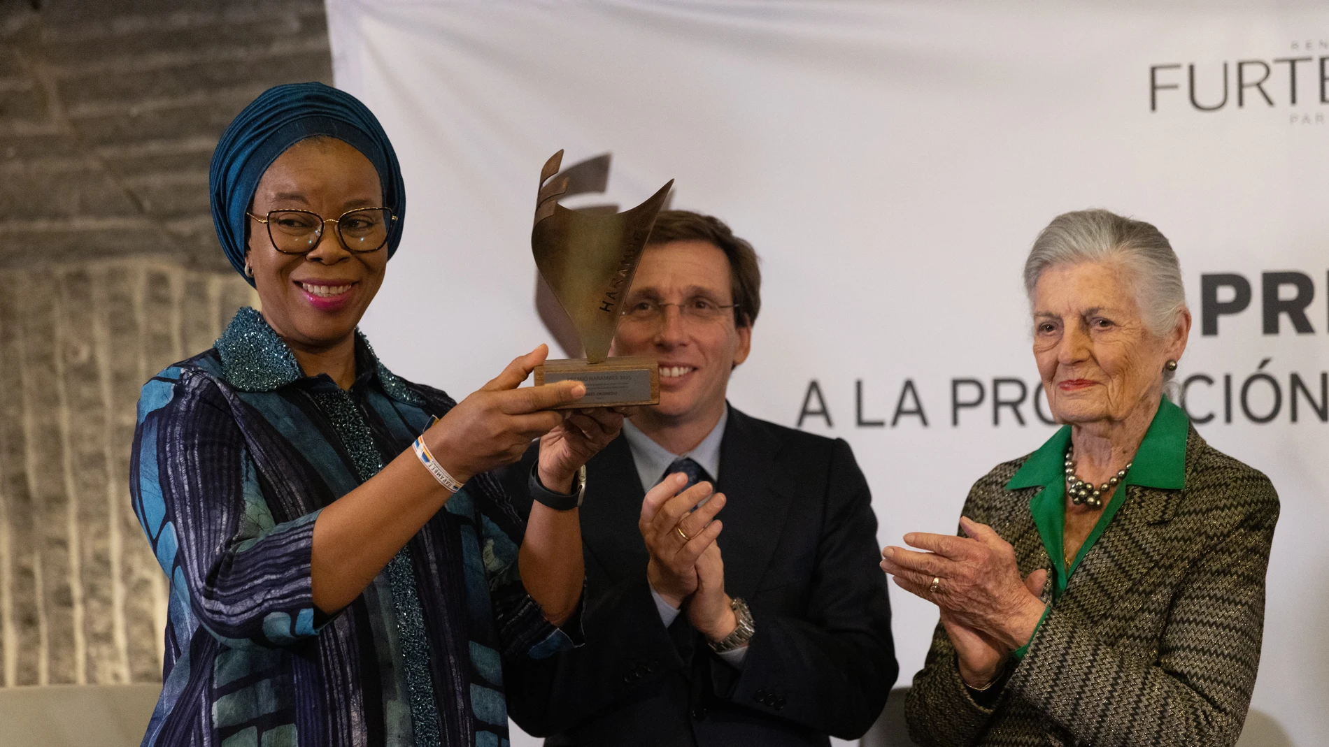 Premio Harambee 2025 entregado a Enase Okonedo, y presidido por el alcalde de Madrid, D. José Luis Martínez-Almeida y S.A.R Doña Teresa de Borbón Dos Sicilias
