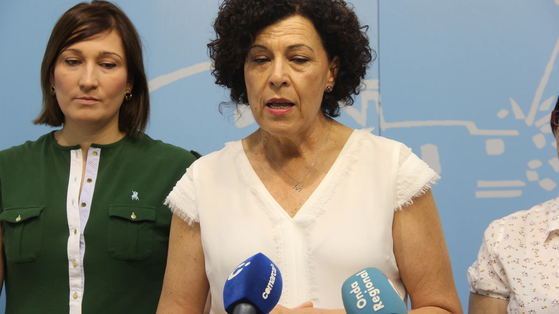 La alcaldesa de Puerto Lumbreras, María Ángeles Túnez, en la rueda de prensa