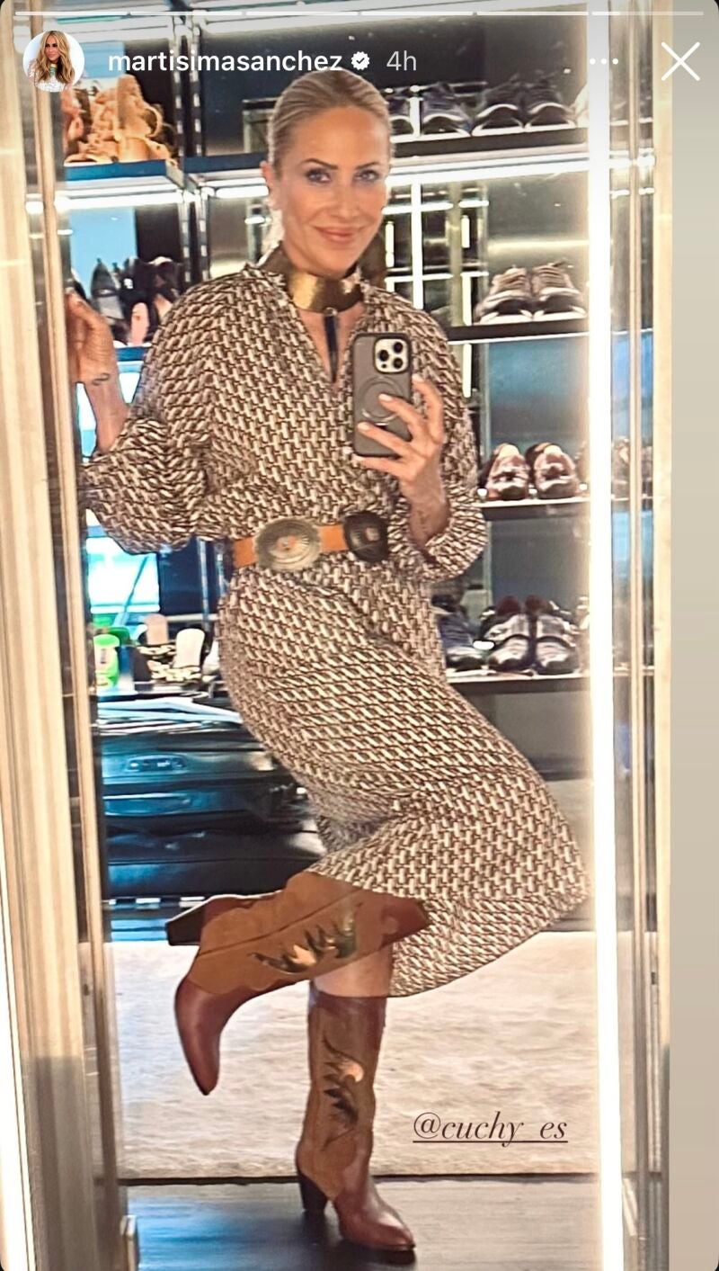 El look con botas cowboy de Marta Sánchez.