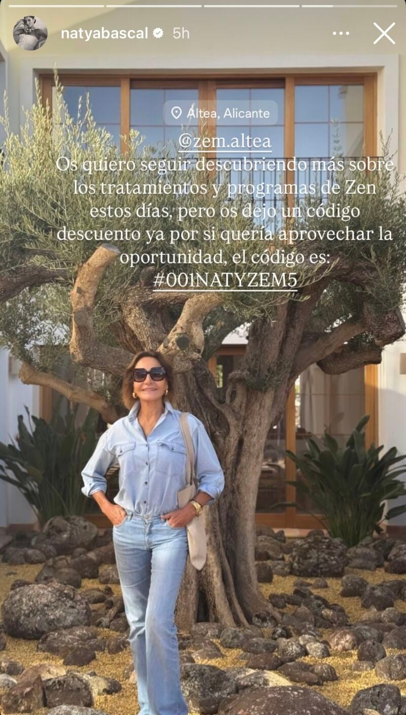 El total look denim de Naty Abascal.