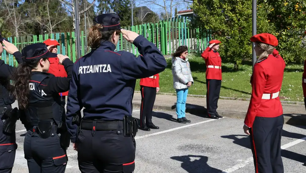 La Ertzaintza homenajea a Iñaki Totorika Vega, agente asesinado por ETA en Hernani (Guipúzcoa) en el año 2001