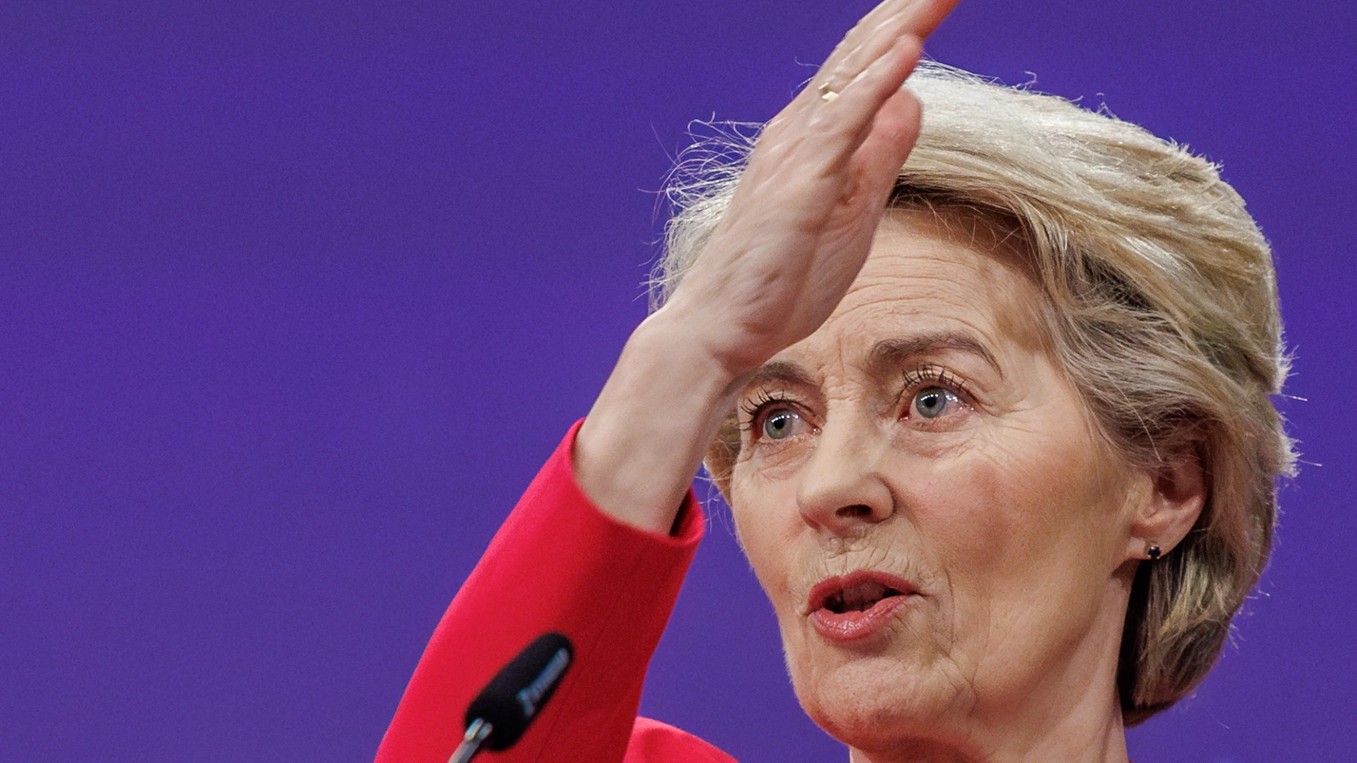 Brussels (Belgium), 09/03/2025.- EU Commission President Ursula von der Leyen delivers a statement ahead of the first 100 days of her second mandate in Brussels, Belgium, 09 March 2025. President von der Leyen will review the Commission's achievements and outline its priorities for the coming months. (Bélgica, Bruselas) EFE/EPA/OLIVIER MATTHYS