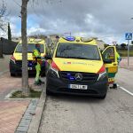 Los servicios de emergencias, en la puerta del domicilio del fallecido