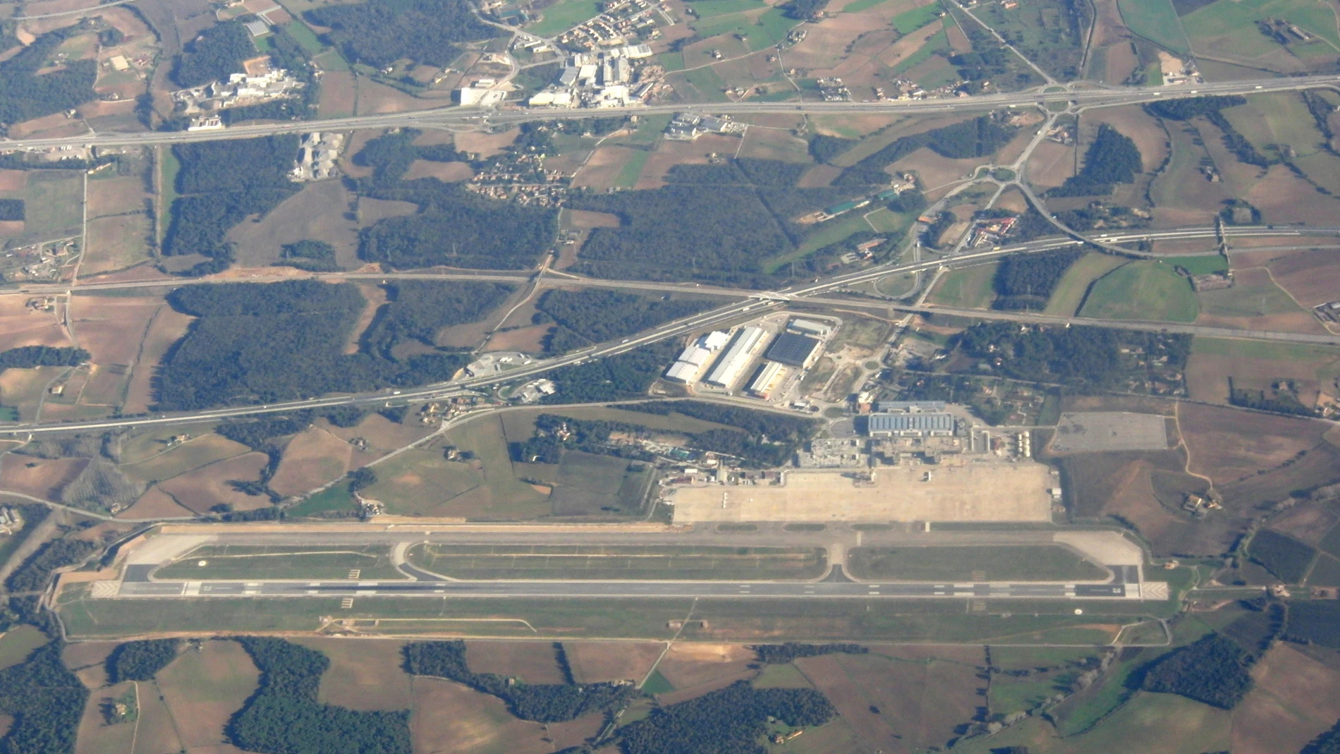 Vista aérea del aeropuerto de Girona-Costa Brava