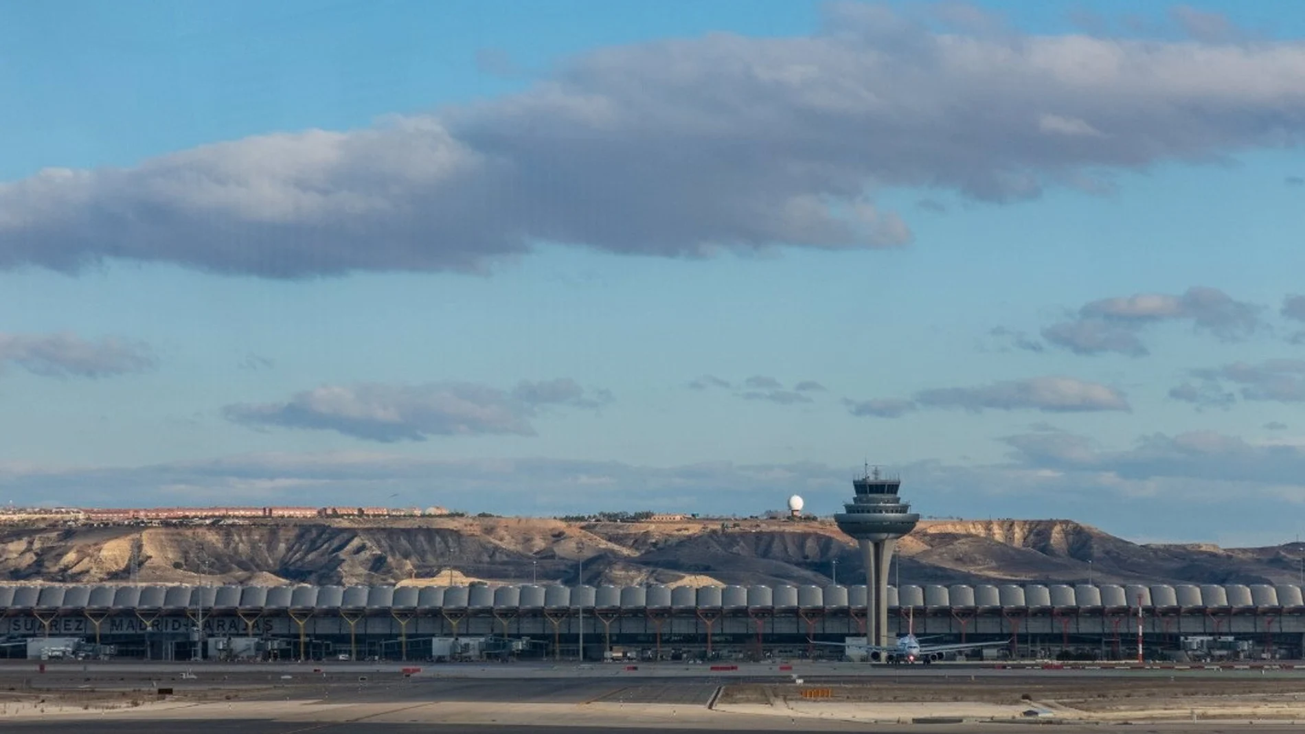 El Ayuntamiento presenta alegaciones para "reducir el ruido" que generan los aviones del aeropuerto de Barajas