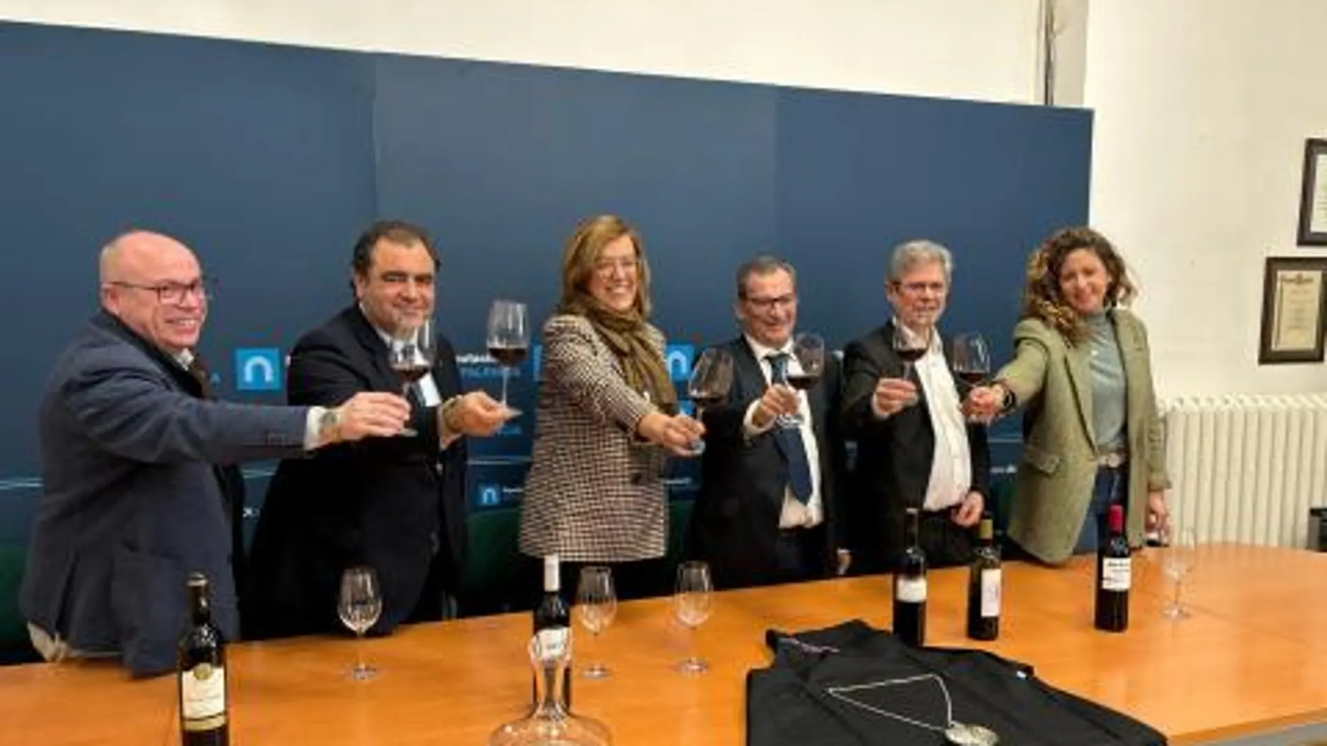 Ángeles Armisén y Pablo Martín presentan el concurso