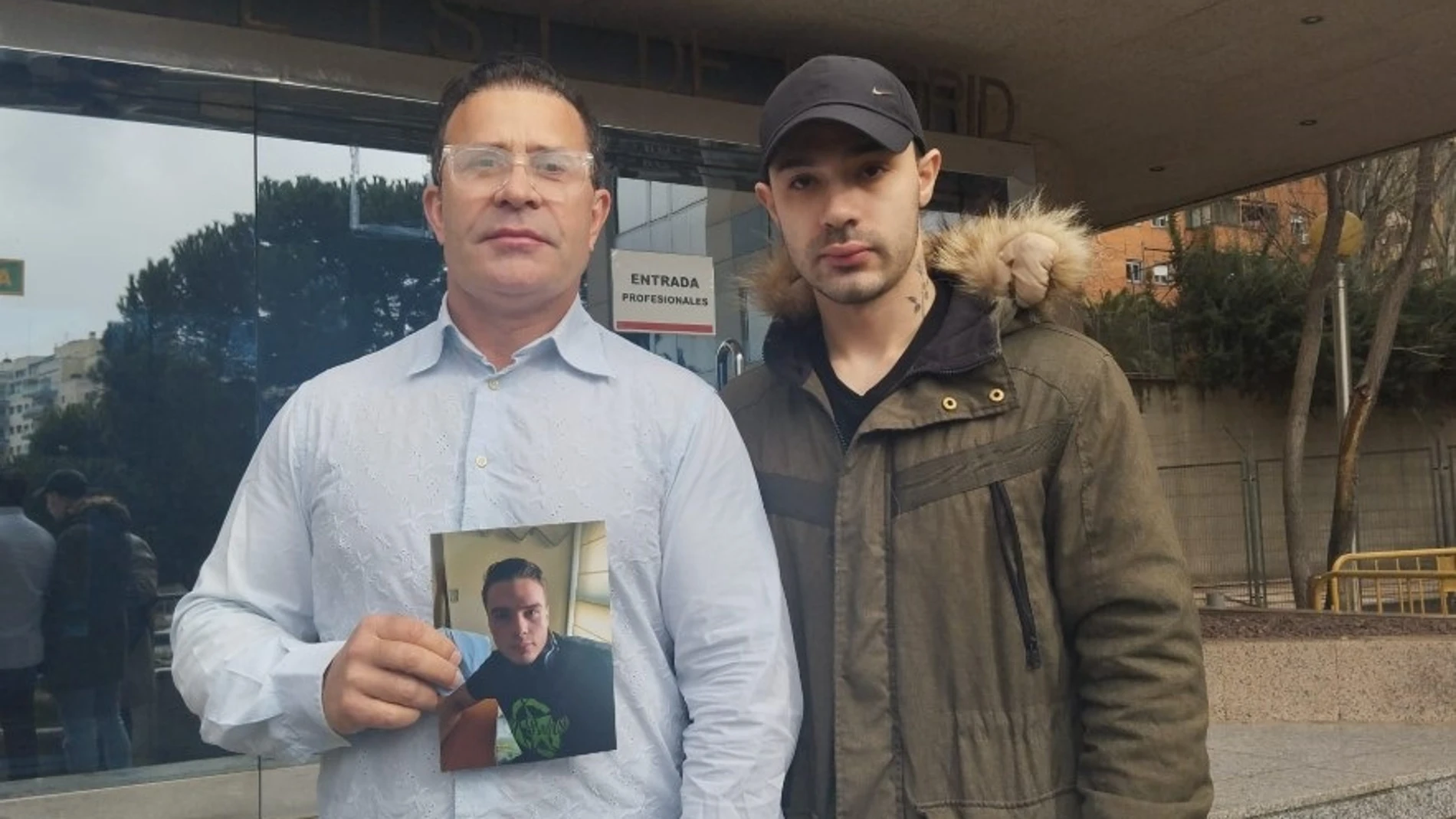 El padre y el hermano de Gabriel Kraus, asesinado por la banda latinas de los Dominican Don't PlayEUROPA PRESS10/03/2025