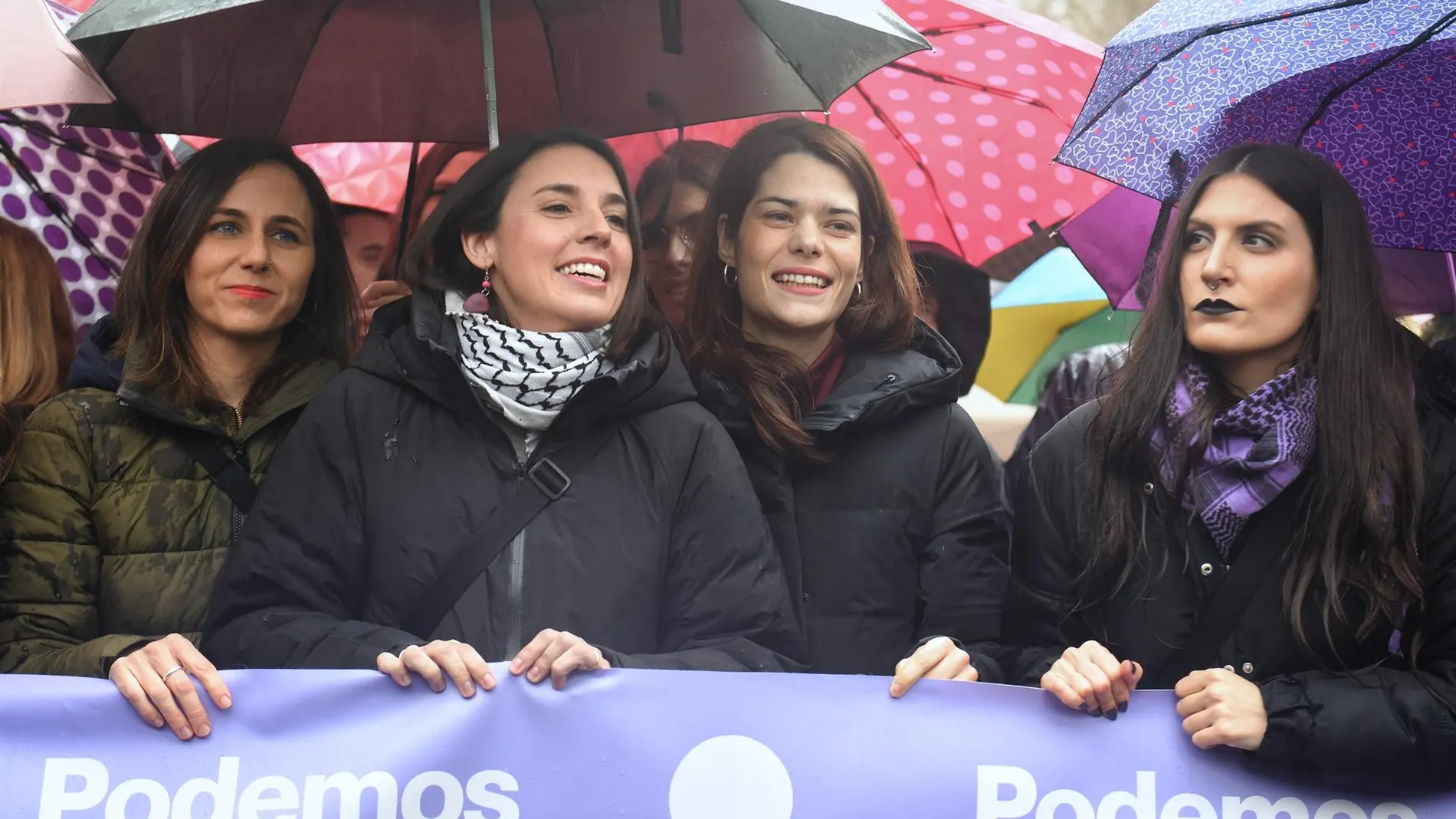 Podemos e IU celebran la capacidad de movilización del feminismo en el 8M frente a los que "quieren meterlo en un cajón"