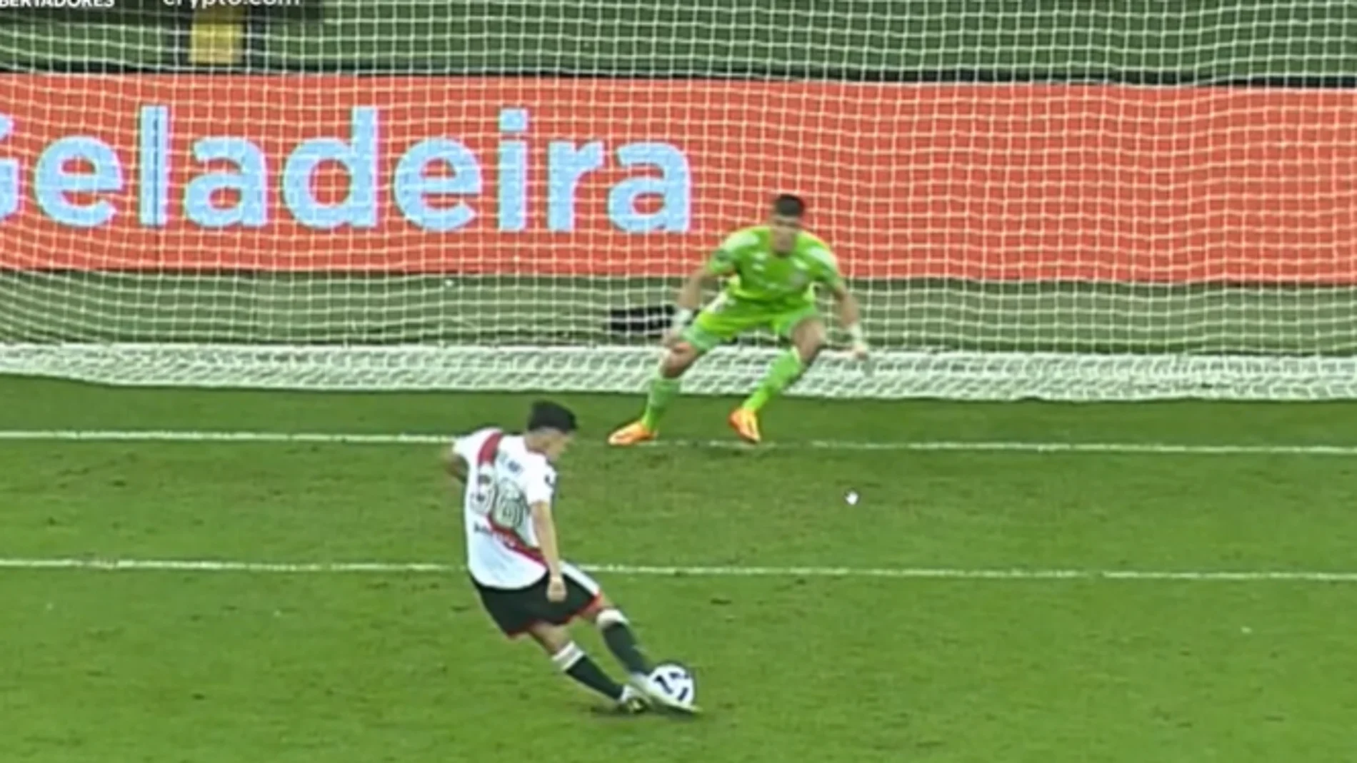 ¡Si se había visto antes!: un penalti de Solari exacto a de Julián Alvarez dejó fuera a River en la Libertadores