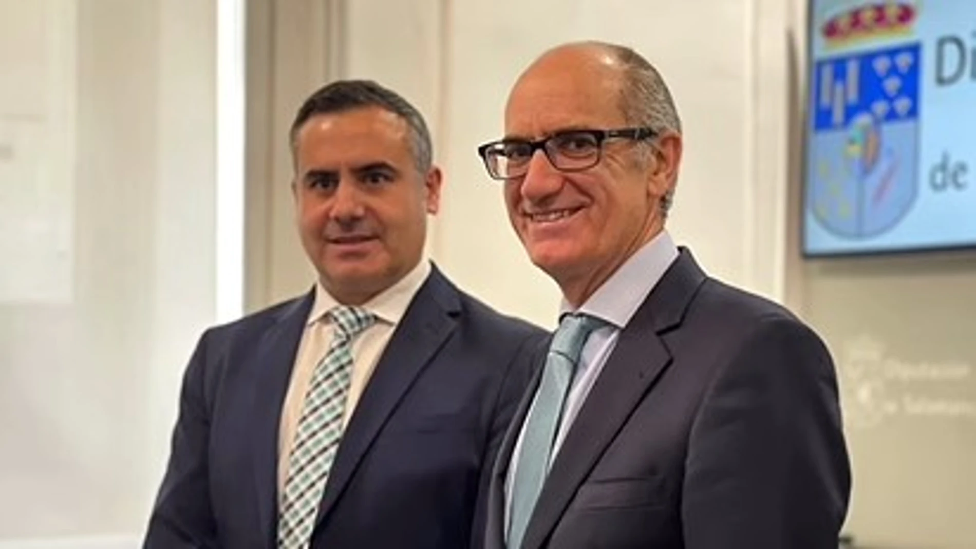 Javier Iglesias y Antonio Labrador, tras presentar la Estrategia de Empleo de la Diputación de Salamanca