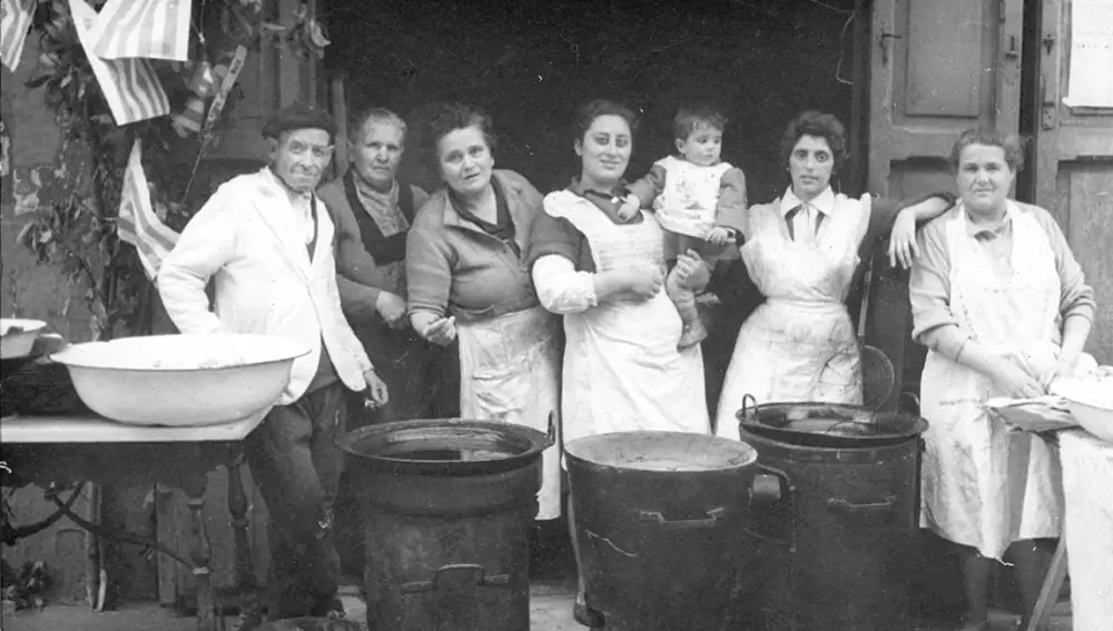Foto histórica de El Contraste en los años 40