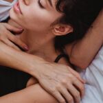 Adolescentes renuncian a un rito clásico en sus relaciones: un fenómeno preocupante