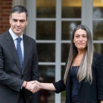 Pedro Sánchez recibe a Míriam Nogueras en Moncloa