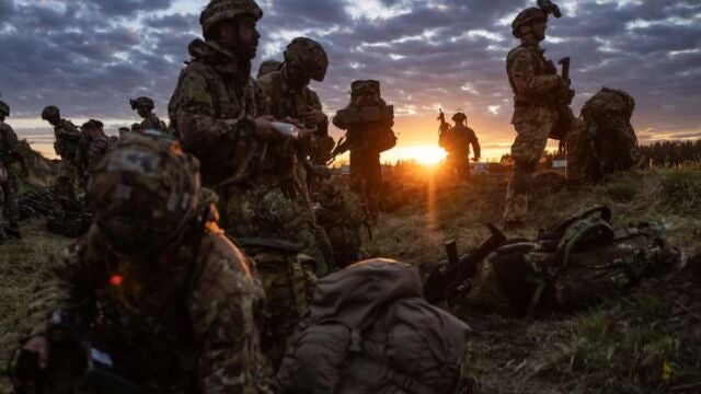 Ante la invasión rusa de Ucrania y difícil acuerdo de paz, Europa busca un rearme para ser una potencia independiente militar
