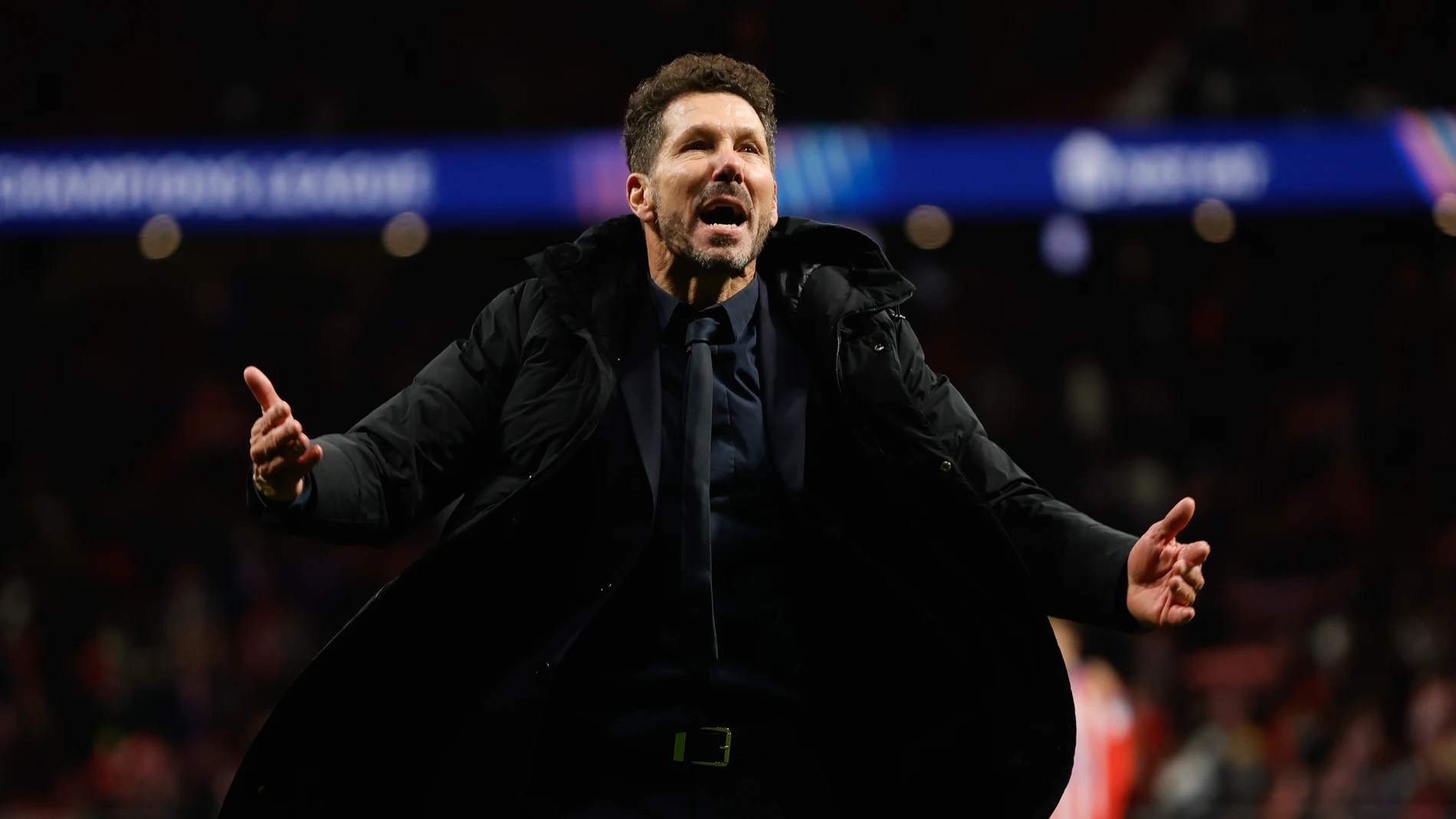 Simeone arenga a su público tras quedar eliminado en la Champions