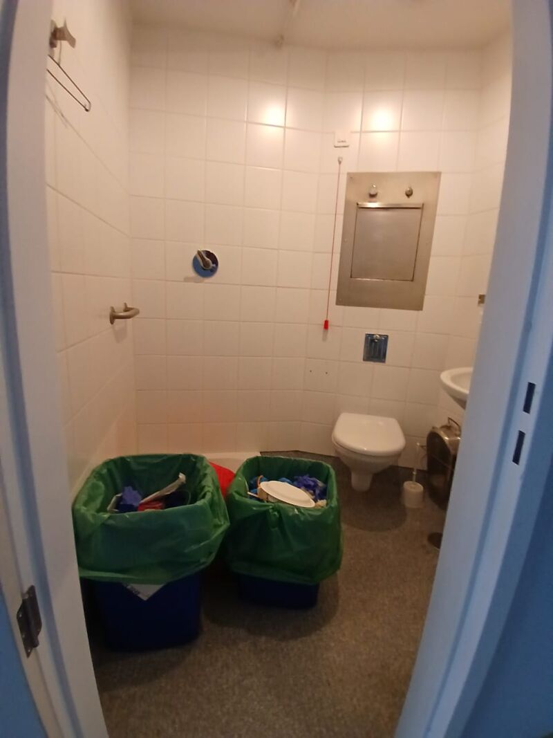Una de las habitaciones del módulo para presos del hospital