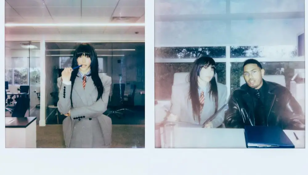 Aitana con corbata.