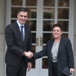 Pedro Sánchez recibe a Mertxe Aizpurua (Bildu) en La Moncloa