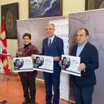 María del Rosario Sáez Yuguero, José Francisco Hernández y Pedro José Muñoz González, en la presentación de la jornada