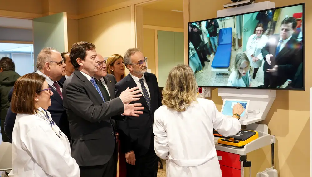 Fernández Mañueco en el nuevo centro de salud vallisoletano
