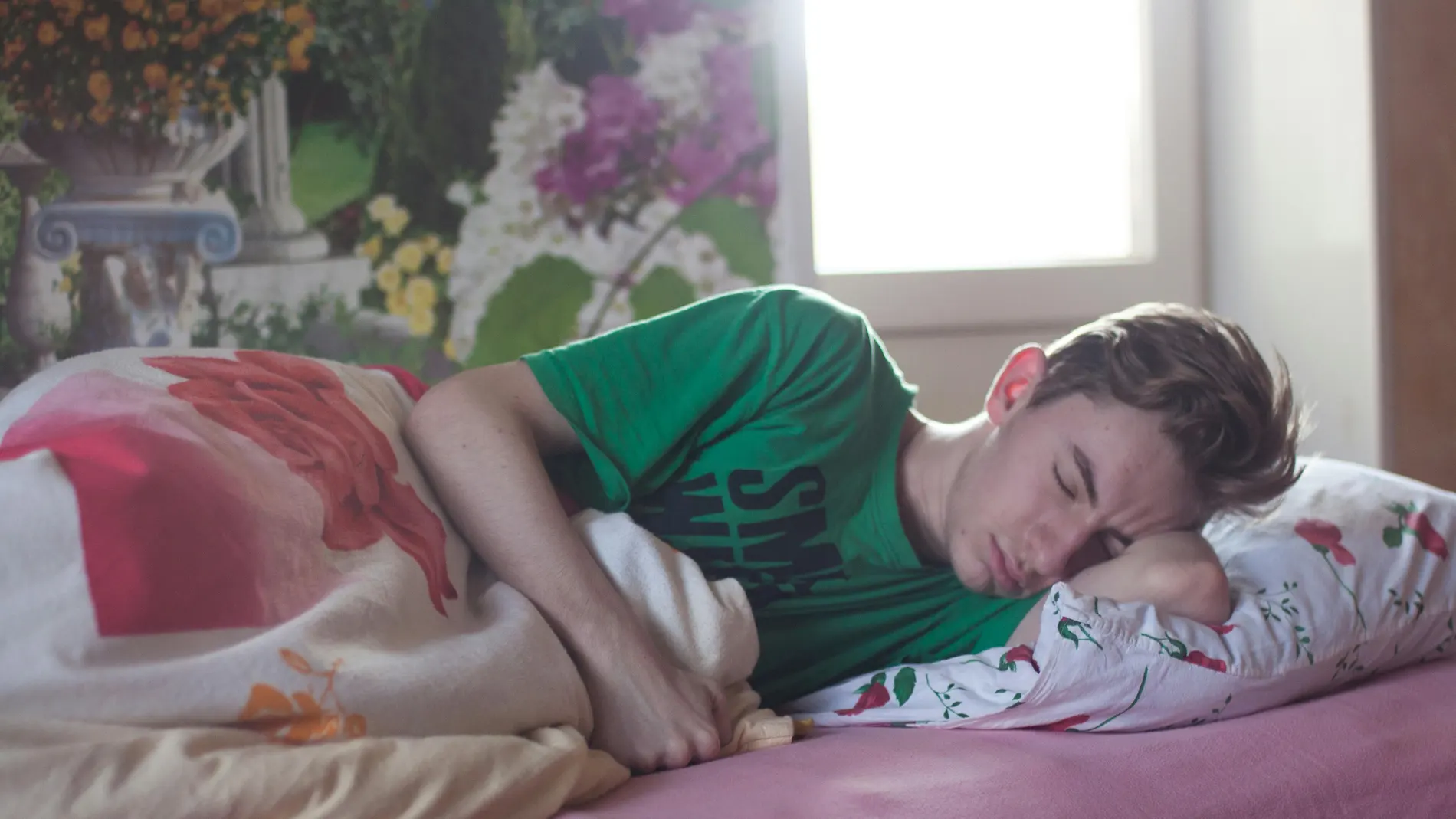 Joven durmiendo