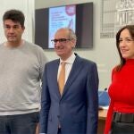 Javier Iglesias junto a Pilar Sánchez y Javier Tendero presentan el foro