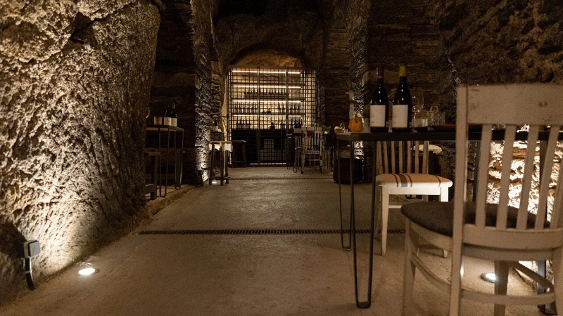 Cueva bodega en Valdeorras.