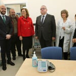 Alejandro Vázquez y Ángeles Armisén visitando el centro de salud palentino
