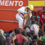 Cantabria recurrirá el reparto de menores migrantes porque "desborda" a la región