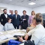 Almeida visita la nueva sede de la Agencia para el Empleo de Madrid