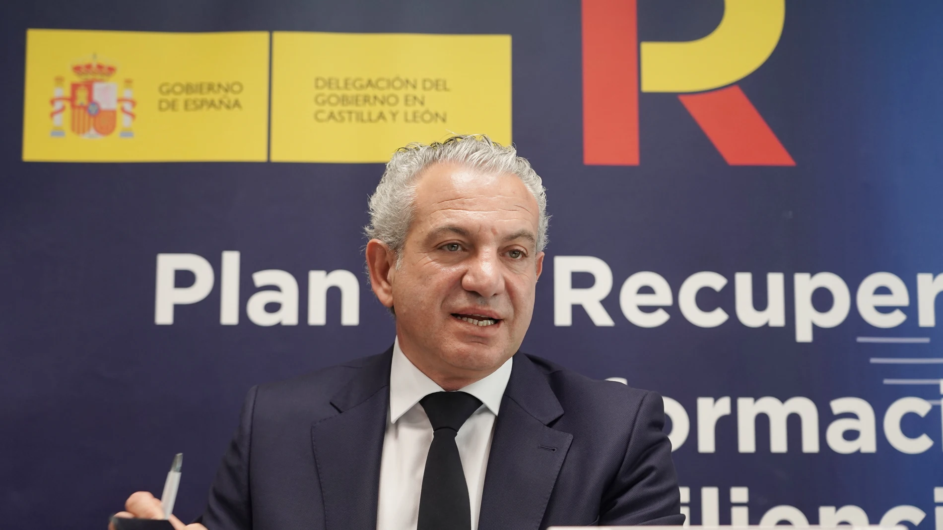 El delegado del Gobierno en Castilla y León, Nicanor Sen, presenta los datos de inversión que han llegado a Castilla y León a través del programa DUS 5000