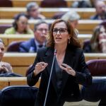 Mónica García acusa a Ayuso de mostrar su "cara xenófoba y racista" al rechazar el reparto de menores migrantes