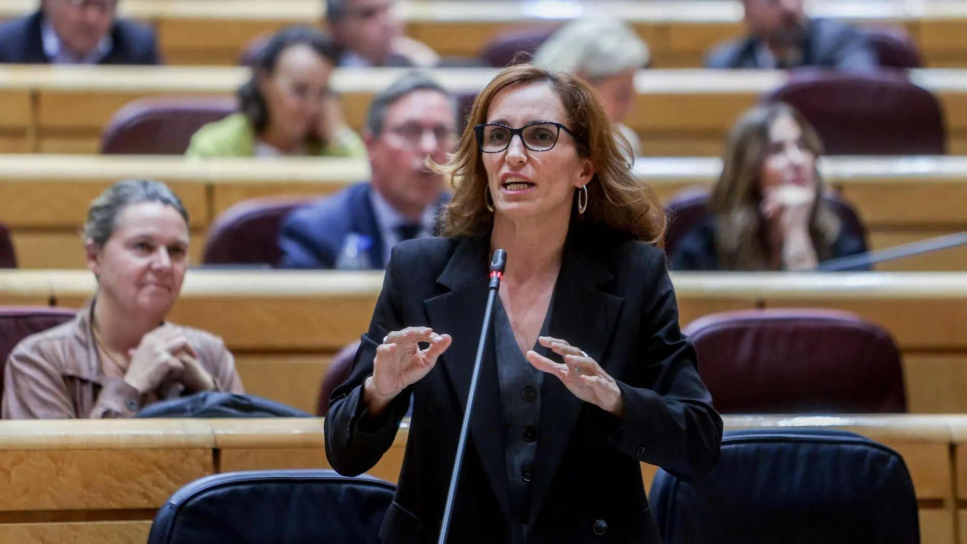 Mónica García acusa a Ayuso de mostrar su "cara xenófoba y racista" al rechazar el reparto de menores migrantes