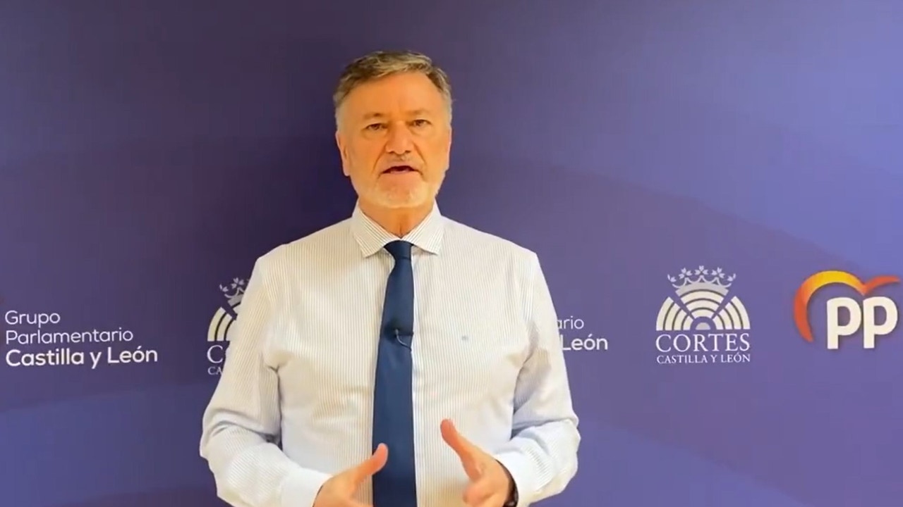 El PP pide el cese del socialista José Luis Vázquez y que devuelva su acta como procurador