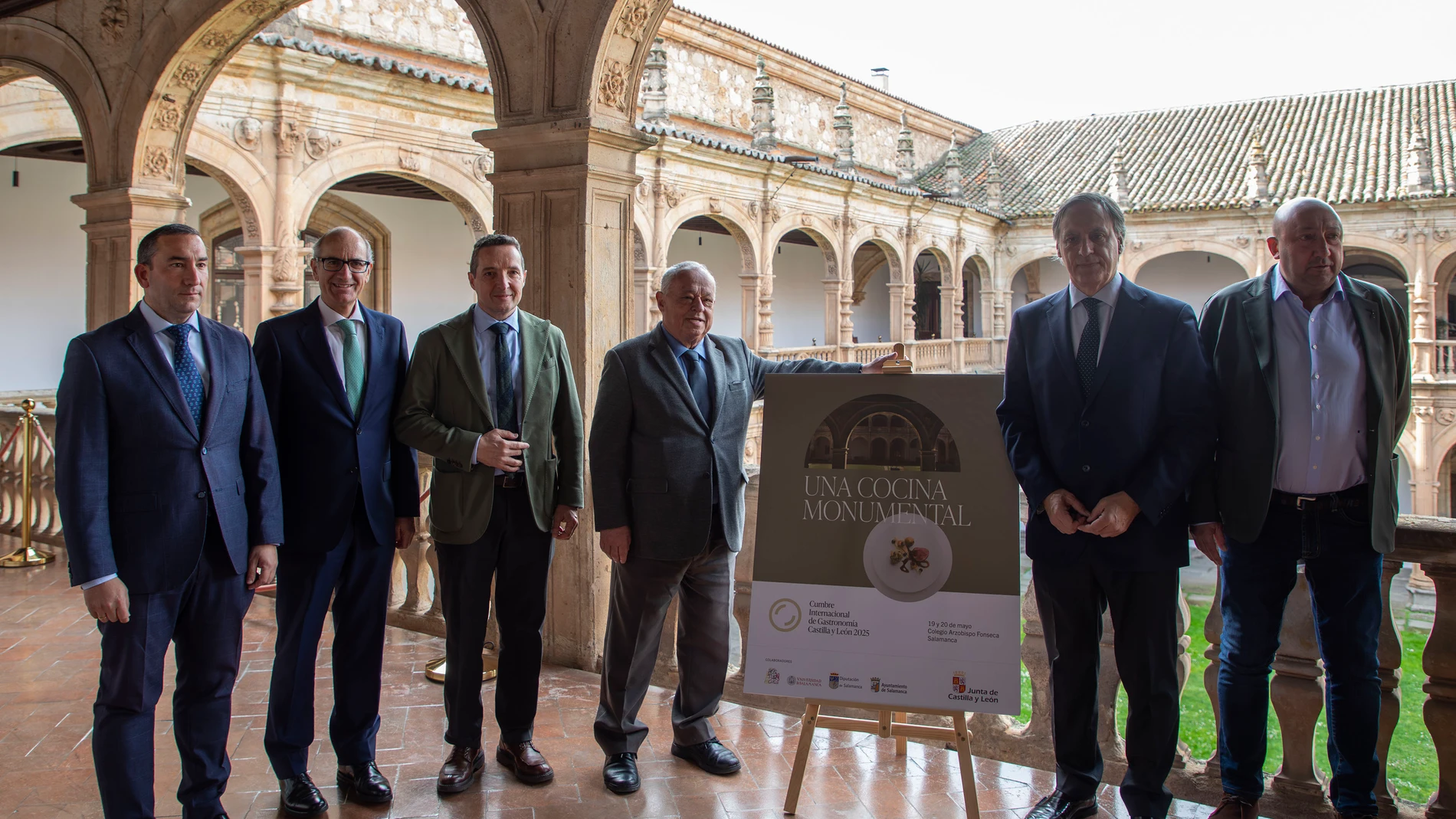El consejero de Cultura, Turismo y Deporte de la Junta de Castilla y León, Gonzalo Santonja, participa en la presentación de la primera Cumbre Internacional Gastronómica junto al alcalde de Salamanca, Carlos García Carbayo; el presidente de la Diputación de Salamanca, Javier Iglesias; el rector de la Universidad de Salamanca, Juan Manuel Corchado; y el presidente de la Confederación de Hostelería y Turismo de Castilla y León, Jaime Fernández