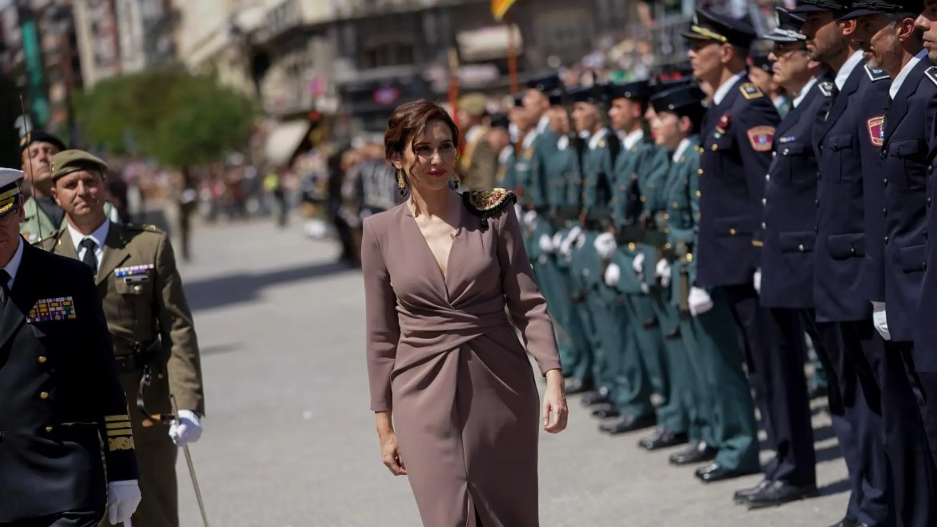 Desfile en el Dos de Mayo en Madrid