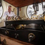 Reparación del reloj de la Puerta del Sol. David Jar