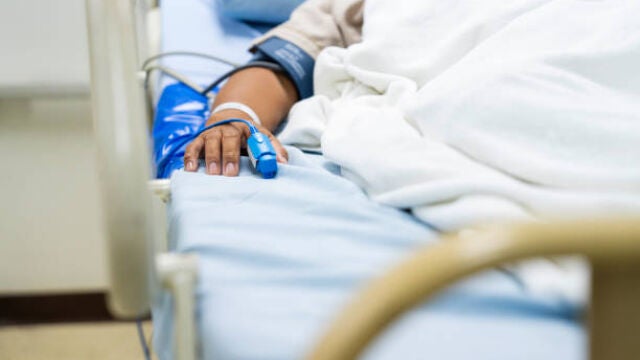  Disminuye la proporción de personas que perciben la sanidad como un problema general del país, pero aumentan quienes lo consideran una preocupación personal